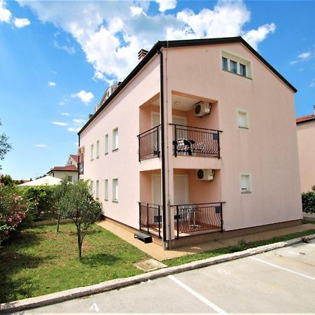 Apartment Mendikovic Πόρετς Εξωτερικό φωτογραφία