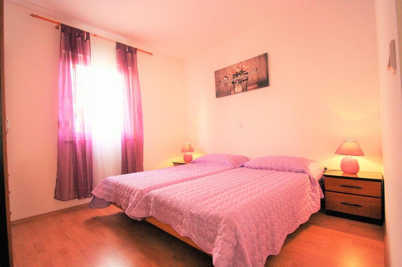 Apartment Mendikovic Πόρετς Εξωτερικό φωτογραφία