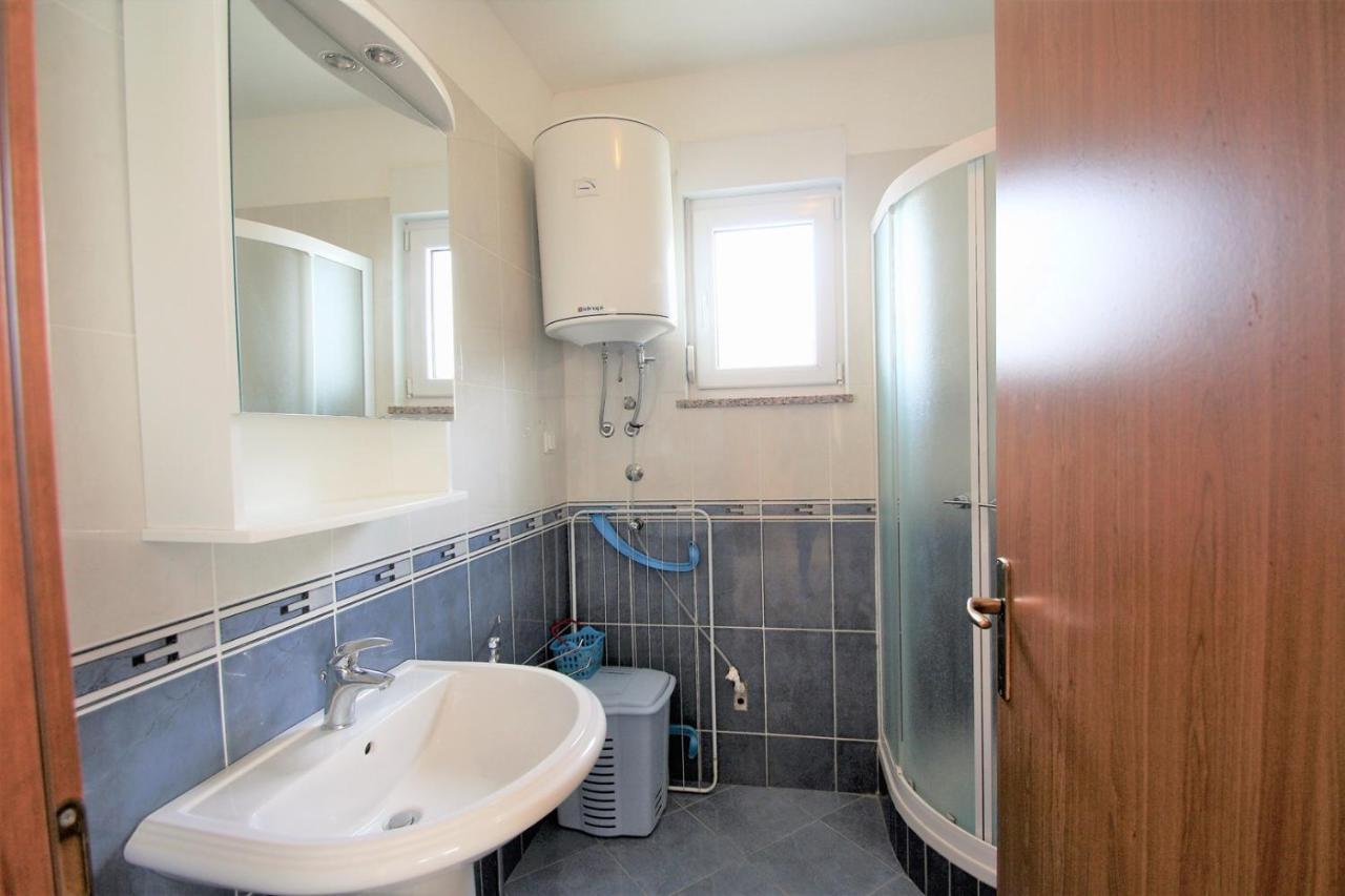 Apartment Mendikovic Πόρετς Εξωτερικό φωτογραφία