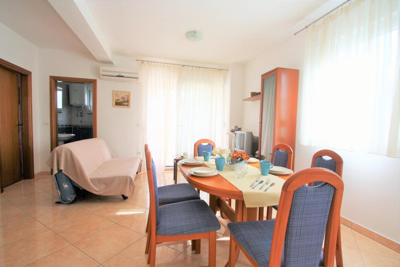 Apartment Mendikovic Πόρετς Εξωτερικό φωτογραφία