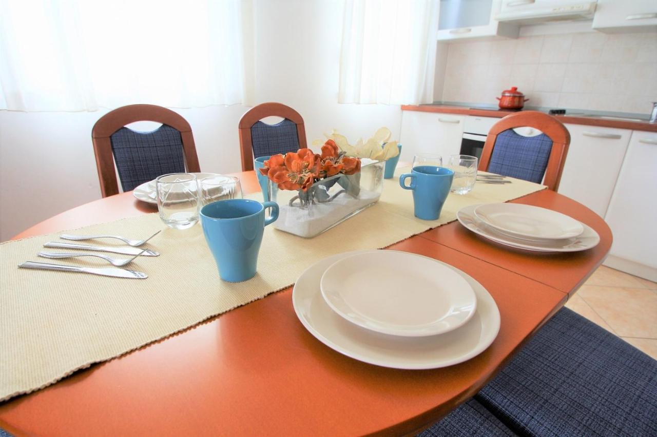 Apartment Mendikovic Πόρετς Εξωτερικό φωτογραφία