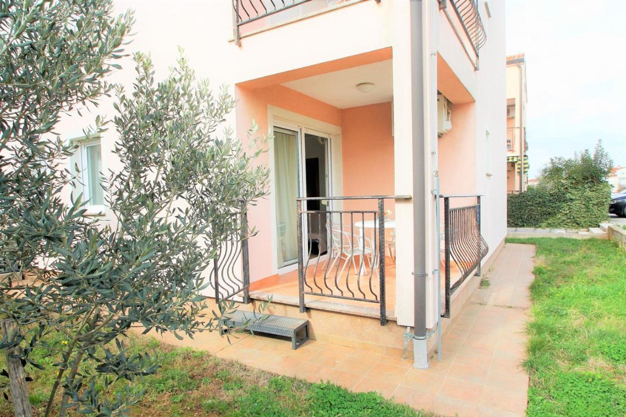 Apartment Mendikovic Πόρετς Εξωτερικό φωτογραφία